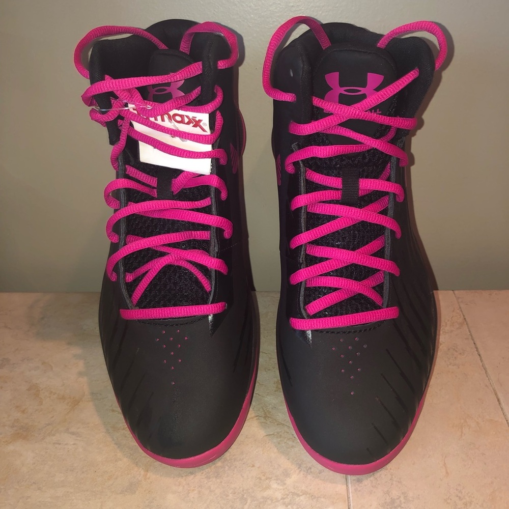 New Under Armour Women’s Basketball Sneakers 9.5